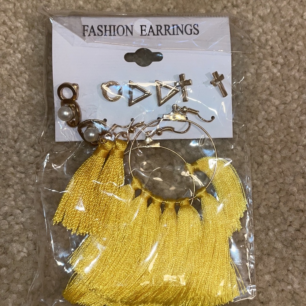 Earring Bundle - Picture 4 of 5